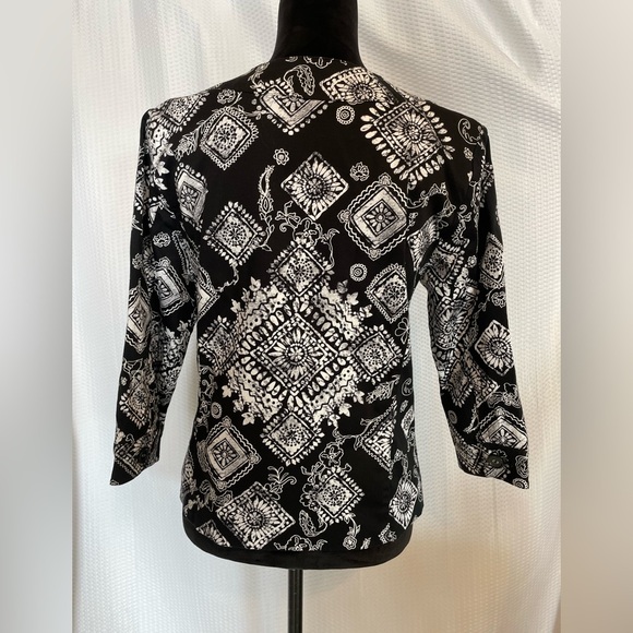 Coldwater Creek Black With White Floral Print 3/4 Sleeve Jacket Size 6 - Picture 3 of 6
